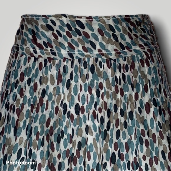 Banana Republic Pleated Silk-Blend Skirt - Picture 2 of 9